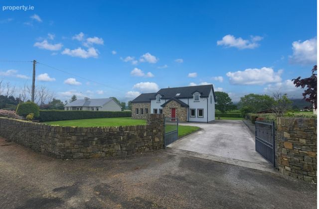 Cooleanig, Beaufort, Killarney, Co. Kerry - Click to view photos