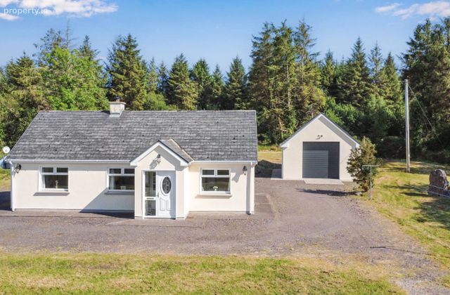 Killeenleagh, Mastergeehy, Waterville, Co. Kerry - Click to view photos