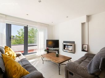 Apartment 17, Le Hunt House, Brennanstown, Dublin 18 - Image 2