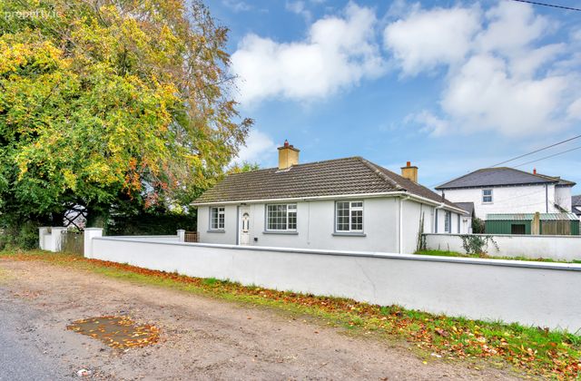 Whitesland, Residence &amp; 2 No. Apartment Units, Rathbride Road, Kildare Town, Co. Kildare, Kildare, Co. Kildare - Click to view photos