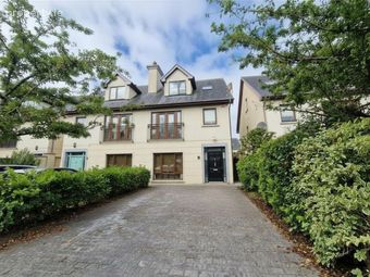 5 Castle Rock Avenue, Midleton, Co. Cork