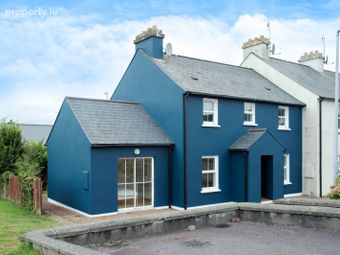 6 The Courtyard, Baltimore, Co. Cork - Image 2