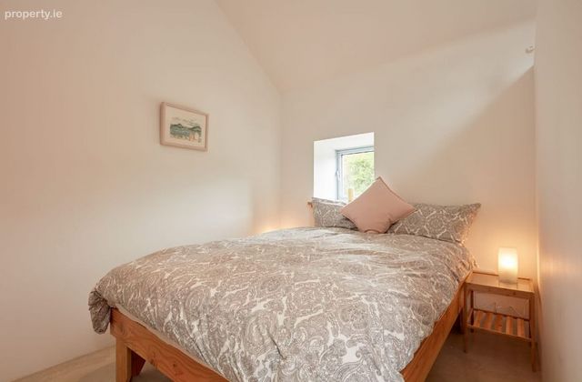 Raheen Road, Tuamgraney, Co. Clare - Click to view photos