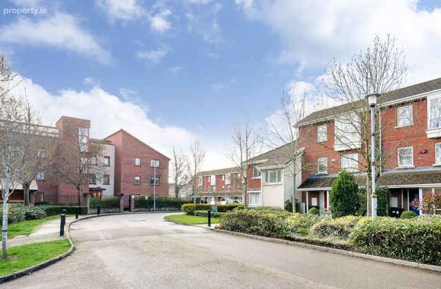 Fernleigh Heath, Castleknock, Dublin 15, Castleknock, Dublin 15 - Click to view photos