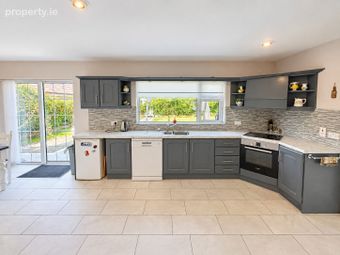 Fionnghlas, 4 Annavilla Grove, Westbury, Corbally, Westbury, Co. Clare - Image 5