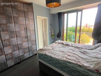 Apartment 13, The Crescent, Park West Pointe, Yeats Way, Park West, Dublin 12 - Image 4