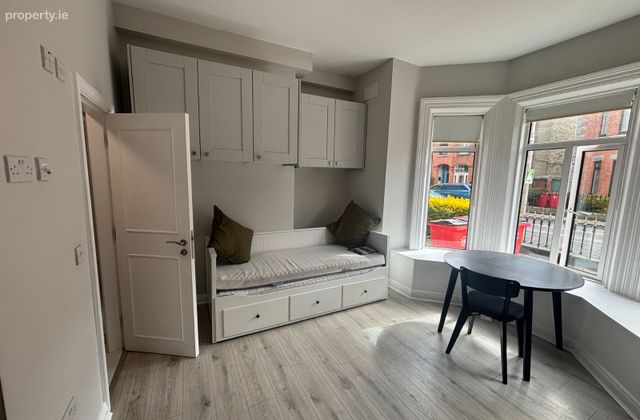 Terenure Studio, Terenure, Dublin 6w - Click to view photos