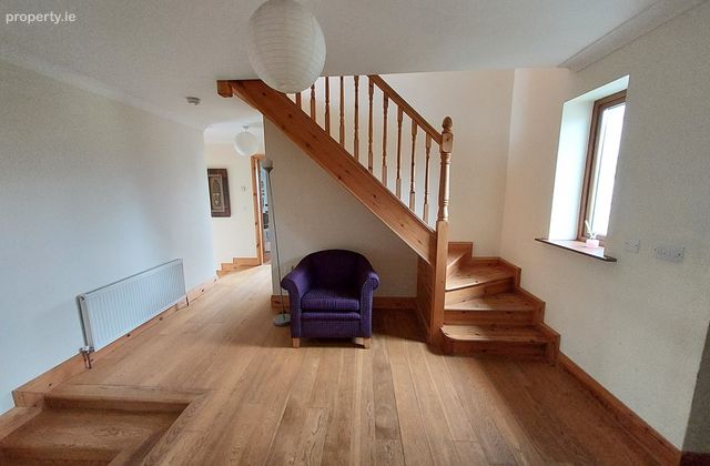 Oldcourt, Manor Kilbride, Blessington, Co. Wicklow - Click to view photos