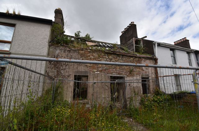 115 Gardiners Hill, Dillons Cross, Co. Cork - Click to view photos