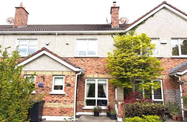 10 Linnetfields Close, Castaheany, Clonee, Dublin 15 - Click to view photos