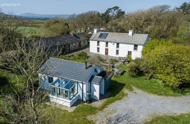 Lissacaha, Schull, Toormore, Co. Cork - Click to view photos