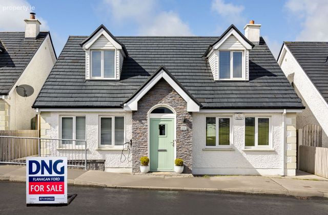 19 Carraig Abhainn, Ballisodare, Co. Sligo - Click to view photos