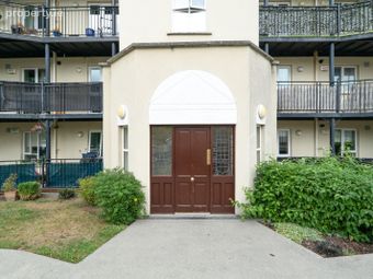 Apartment 16, The Cedar, Stepaside, Dublin 18 - Image 2