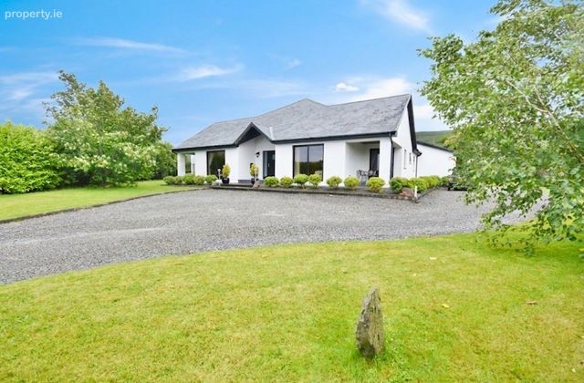 Kilballylahiff, Castlegregory, Aughacasla, Co. Kerry - Click to view photos