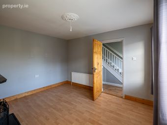 15 Collins Park, Carrick-on-suir, Co. Tipperary, Carrick-on-Suir, Co. Tipperary - Image 4
