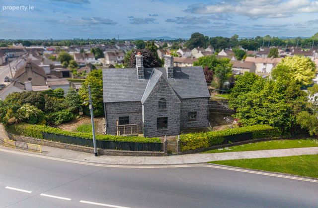 Church View House, Church Street, Templemore, Co. Tipperary - Click to view photos