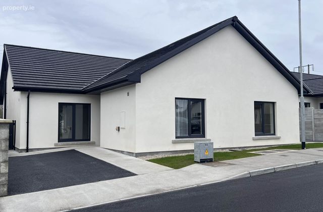 8 Roseville Crescent, Cahir, Co. Tipperary, Cahir, Co. Tipperary - Click to view photos