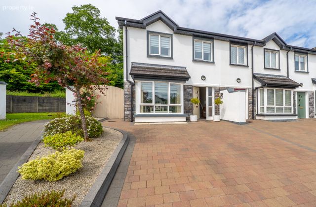 21 College Woods, Balla, Balla, Co. Mayo - Click to view photos