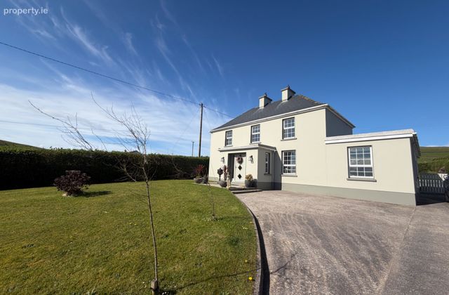 Caherboshina, Ventry, Ventry, Co. Kerry - Click to view photos