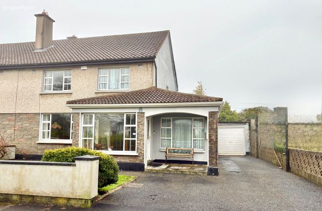 Loudres Villa, 15 Doctor Mannix Road, Salthill, Galway, Taylor's Hill, Co. Galway - Click to view photos