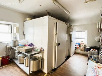 1st Floor, The Old House Pub, The Square, Sixmilebridge, Co. Clare - Image 4