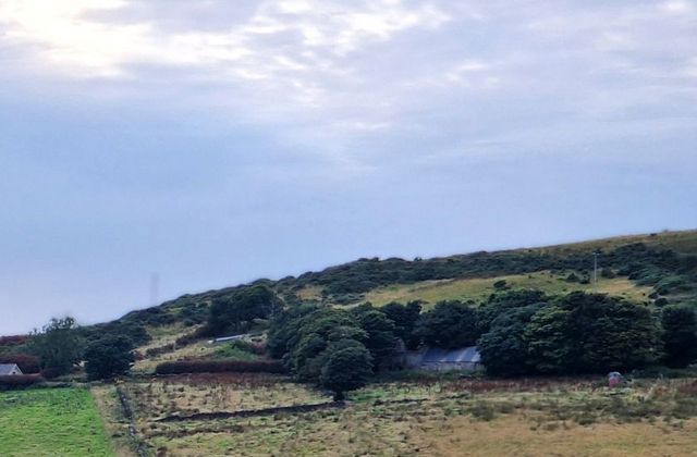 Caiseal Hill, Gortahork, Co. Donegal - Click to view photos