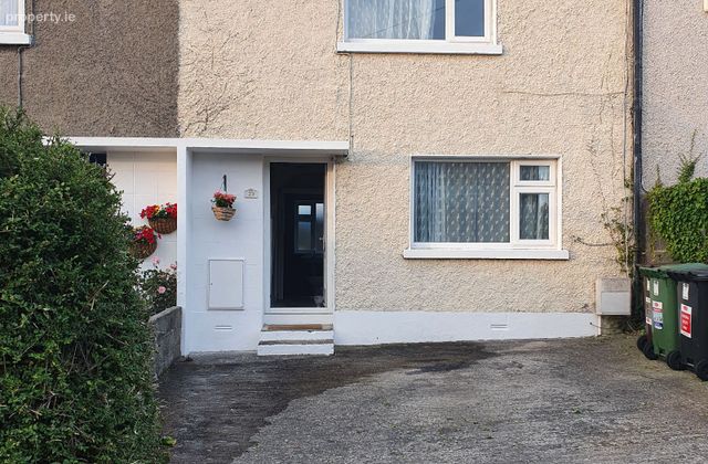 23 Saint Maelruan's Park, Dublin 24, Oldbawn, Dublin 24 - Click to view photos