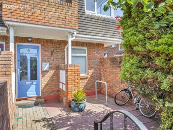 18 Broomfield Mews, The Hill, Malahide, Co. Dublin, Malahide, Co. Dublin - Image 2
