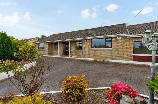 Cliona, Curraheen, Carrigrohane, Co. Cork - Click to view photos