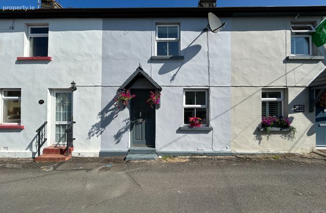 2 Courthouse Lane, Killaloe, Co. Clare - Click to view photos