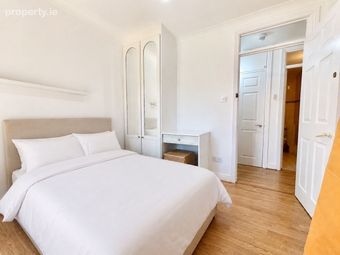 Tuskar Rock, Custom House Harbour Apartments, IFSC, Dublin 1 - Image 3