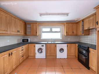 Earlmoor, 8 Croaghta Park, Glasheen, Cork, Glasheen, Co. Cork - Image 4