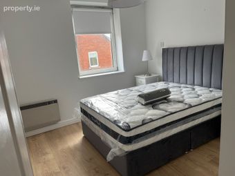 Apartment 10, Dean's Court, Christchurch Square, B, Christchurch, Dublin 8 - Image 4