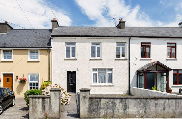 5 Bellview Place, Townsend Street, Skibbereen, Co. Cork - Click to view photos