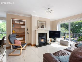 Apartment 33, The Elms, Mount Merrion Avenue, Blackrock, Co. Dublin - Image 4