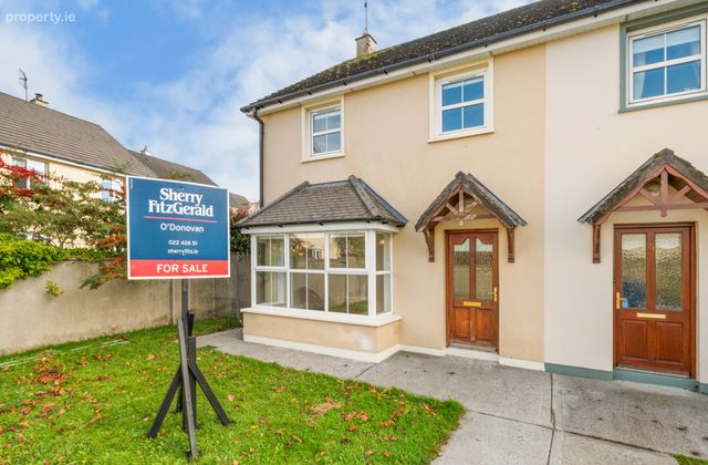22 The Crescent, College Wood, Mallow, Co.cork., Mallow, Co. Cork - Click to view photos