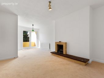 8 Woodlawn House, Woodlawn Park, Dun Laoghaire, Co Dublin, Dun Laoghaire, Co. Dublin - Image 3