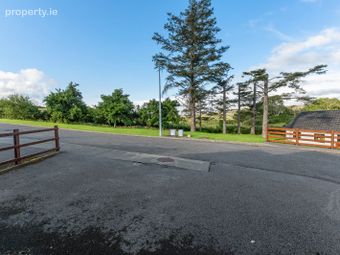 9 Ard Na Carraige, Carrick, Co. Donegal, Carrick, Co. Donegal - Image 2