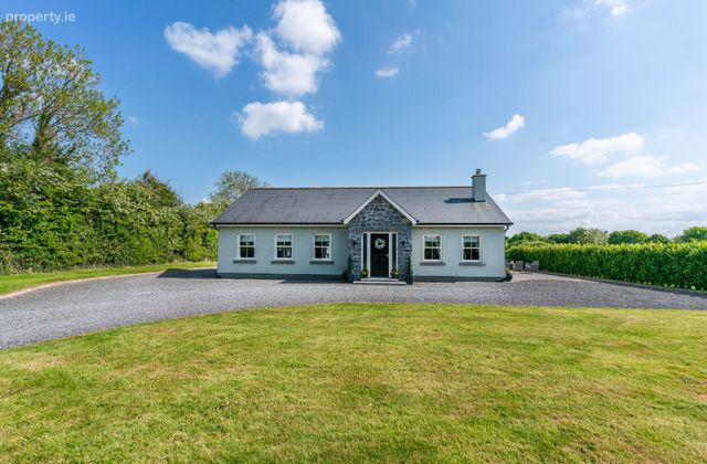 Meadow View, Pullagh, Kildangan, Monasterevin, Co. Kildare - Click to view photos