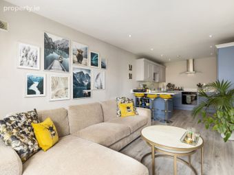 1 The Crescent, Carrickmines Manor, Carrickmines, Dublin 18 - Image 4