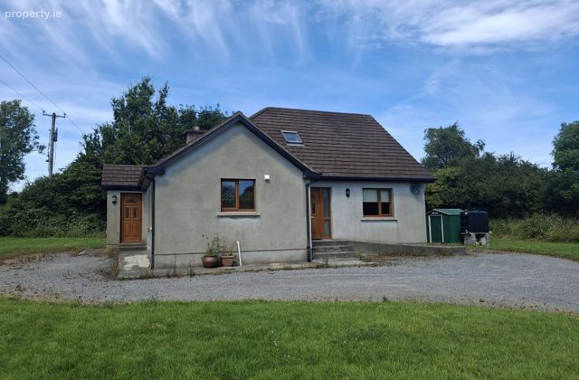 Cregg, Carrick-on-suir, Carrick-on-Suir, Co. Tipperary - Click to view photos