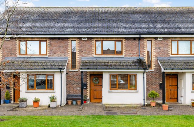 20 The Stableyard, Oldtown Demesne, Naas, Co. Kildare - Click to view photos