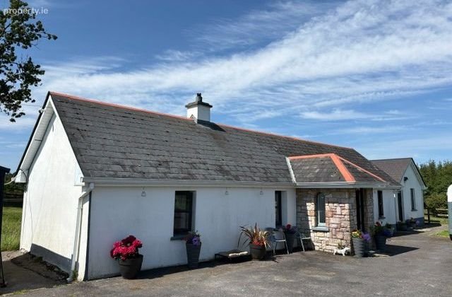 Cloonmaul, Loughglynn, Co. Roscommon - Click to view photos