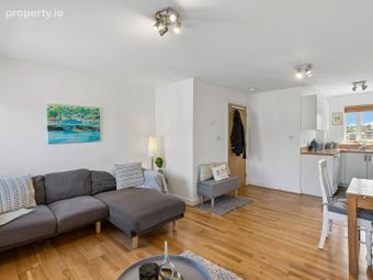 152 Grianan Fidh, Aiken's Village, Stepaside, Dublin 18 - Image 4