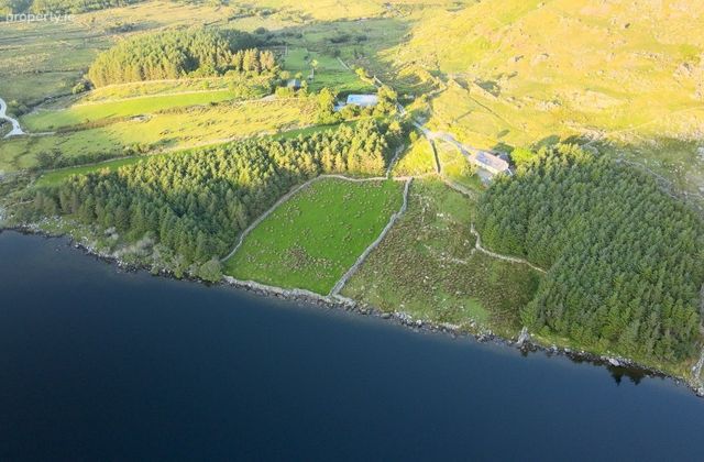 Coomasaharn, Glenbeigh, Co. Kerry - Click to view photos
