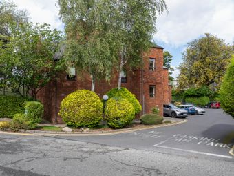 Apartment 15, Dundrum Court, Dundrum, Dublin 16, Co. Dublin, Dundrum, Dublin 16 - Image 2