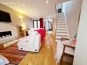Short Term, 3 Months Lease, 1 Parkavara, Mill Street, Galway City Centre, Co. Galway - Image 3