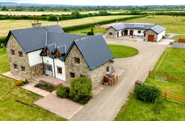 Dunhoofin Lodge, Evegallahoo, Reens, Co. Limerick - Click to view photos