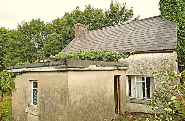 Monanimy Lower, Killavullen, Killavullen, Co. Cork - Click to view photos