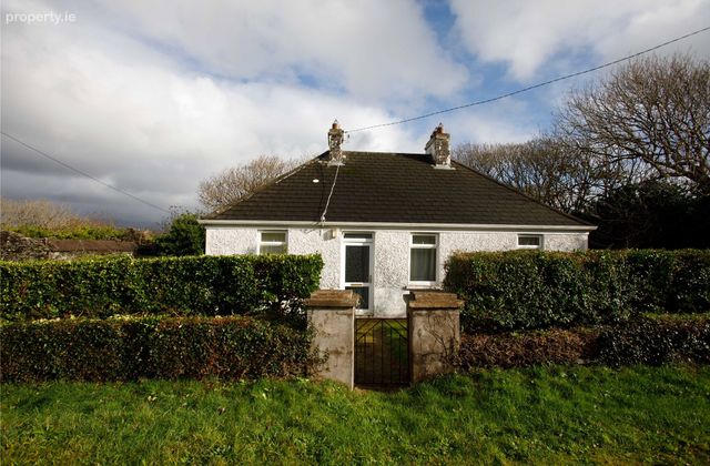 Baile An Eanaigh, Ballyferriter, Co. Kerry, Ballyferriter, Co. Kerry - Click to view photos